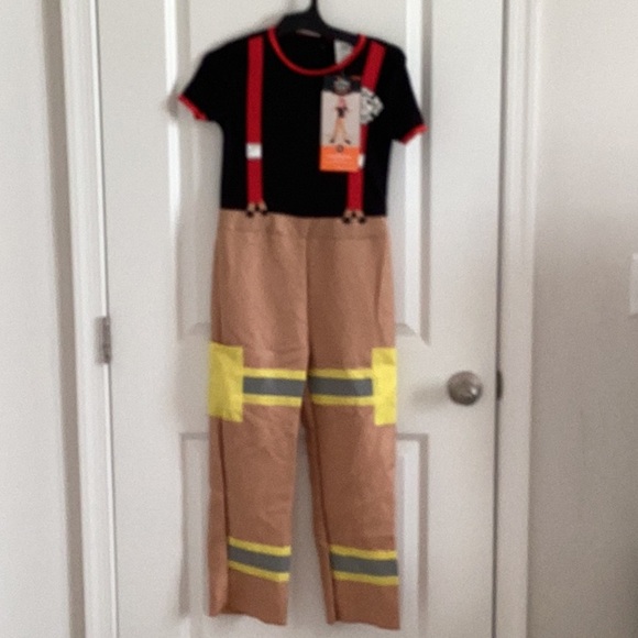 KIDS'
• FIREFIGHTER -
Jumpsuit • Hat - Picture 2 of 3